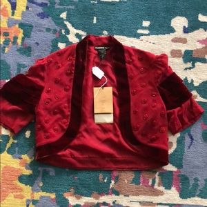 Vividness Tam Red cape sleeve with velvet detail